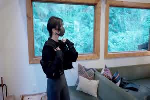 玩偶姐姐 森林温泉行 下水一定要死库水  背景图片