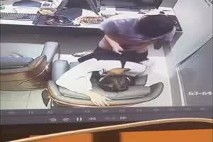 四川一网咖包间情侣直接开啪，监控放出后该网咖瞬间成为打卡地  背景图片