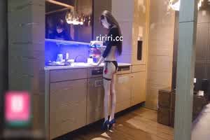 【高清2k修复】cartiernn 情趣衣装极品小蛮腰  背景图片