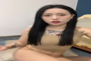 胸前漂亮纹身美女！骚逼好痒求操！抓屌舔弄叫爸爸，大屁股 主动骑乘位，进进出出好多水  背景图片