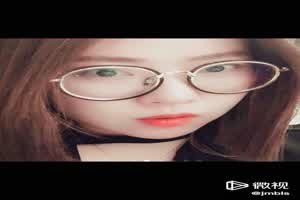 92年客服姐姐贵在真实  背景图片