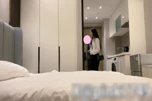 外围约老师下海兼职3000  背景图片