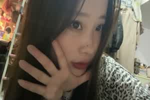 6年的前女友马上要结婚了把她骗出来下药迷翻再打一炮  背景图片