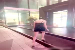 曼菲小雨 拍照拍一拍 拍出母狗  背景图片