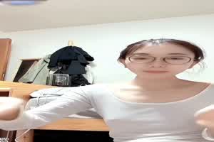 【反差婊】大主被无情内射黑丝情趣  背景图片