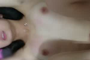 喜欢被颜射清纯大眼妹 淫乱等级100！  背景图片