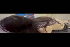 学妹终于同意和我爱爱花了一个多月软磨硬泡  背景图片