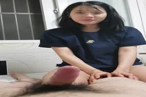 让女朋友吃肉棒，然后在插入，征服他。  背景图片