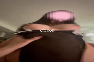 这对奶子快比头大了  背景图片