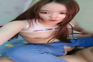 幂幂是仙儿 开档牛仔裤方便抽插  背景图片