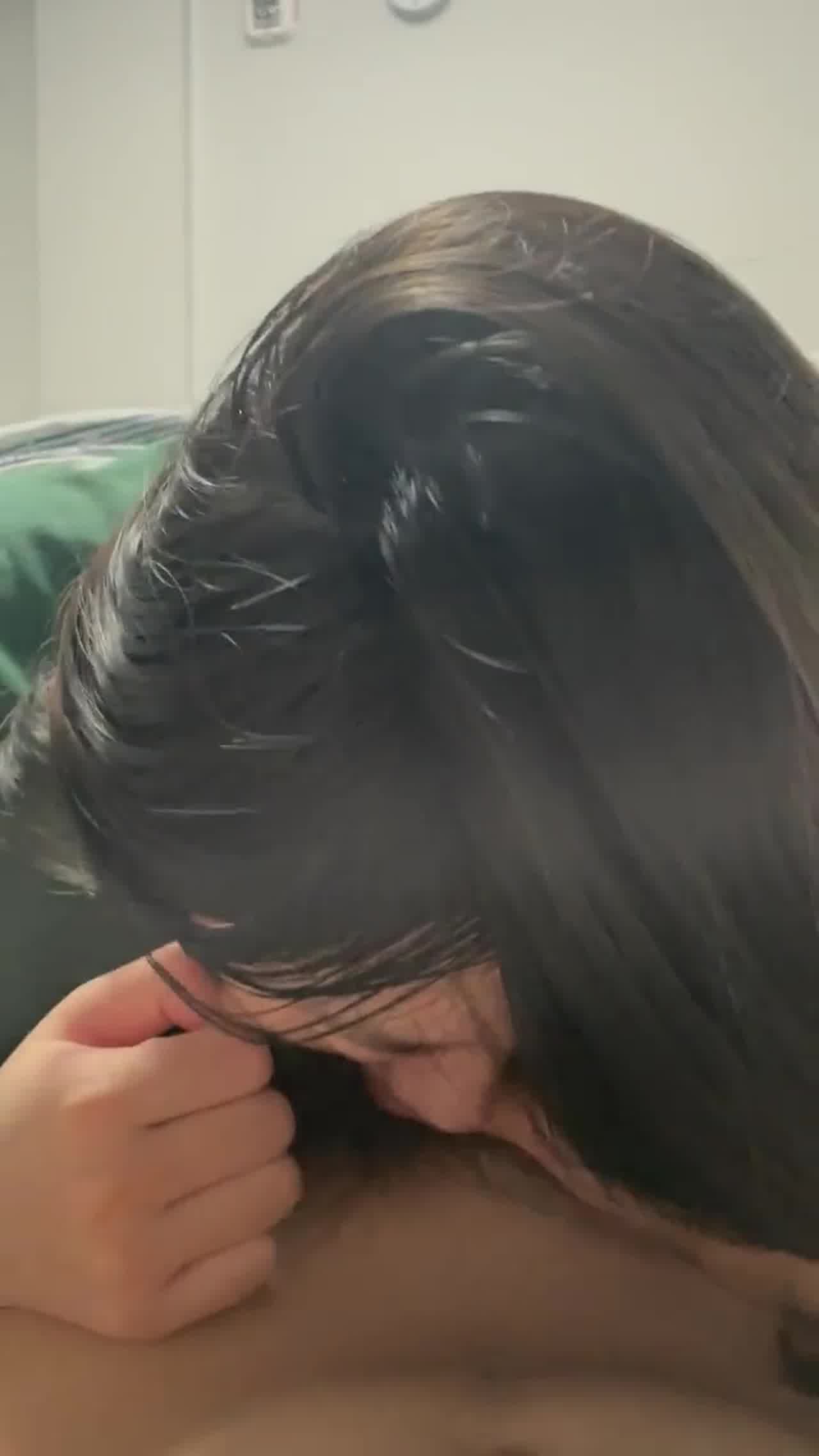  正妹跟男友一起做坏坏的事 的剧照3