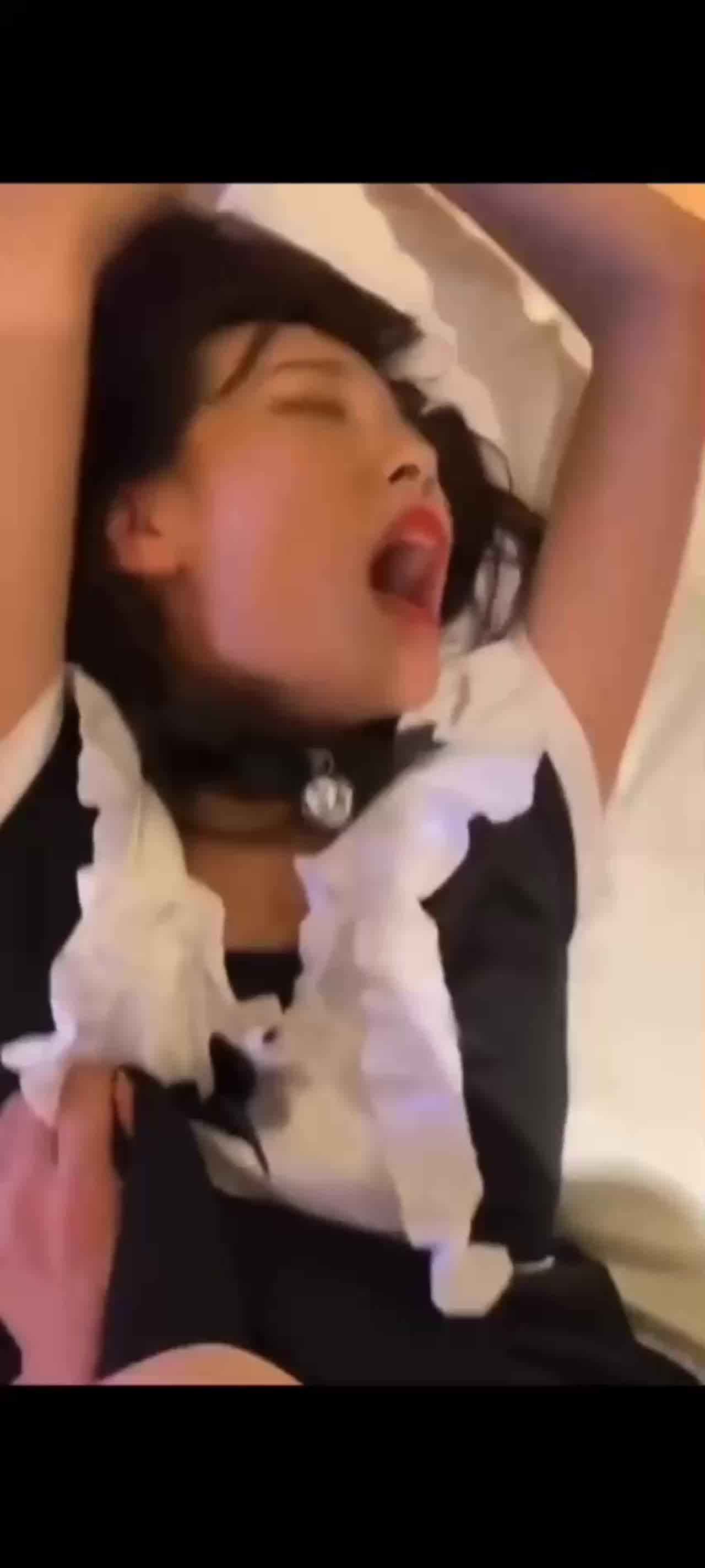  03年大学生就是紧叫声太浪，差点被夹内射 的剧照9