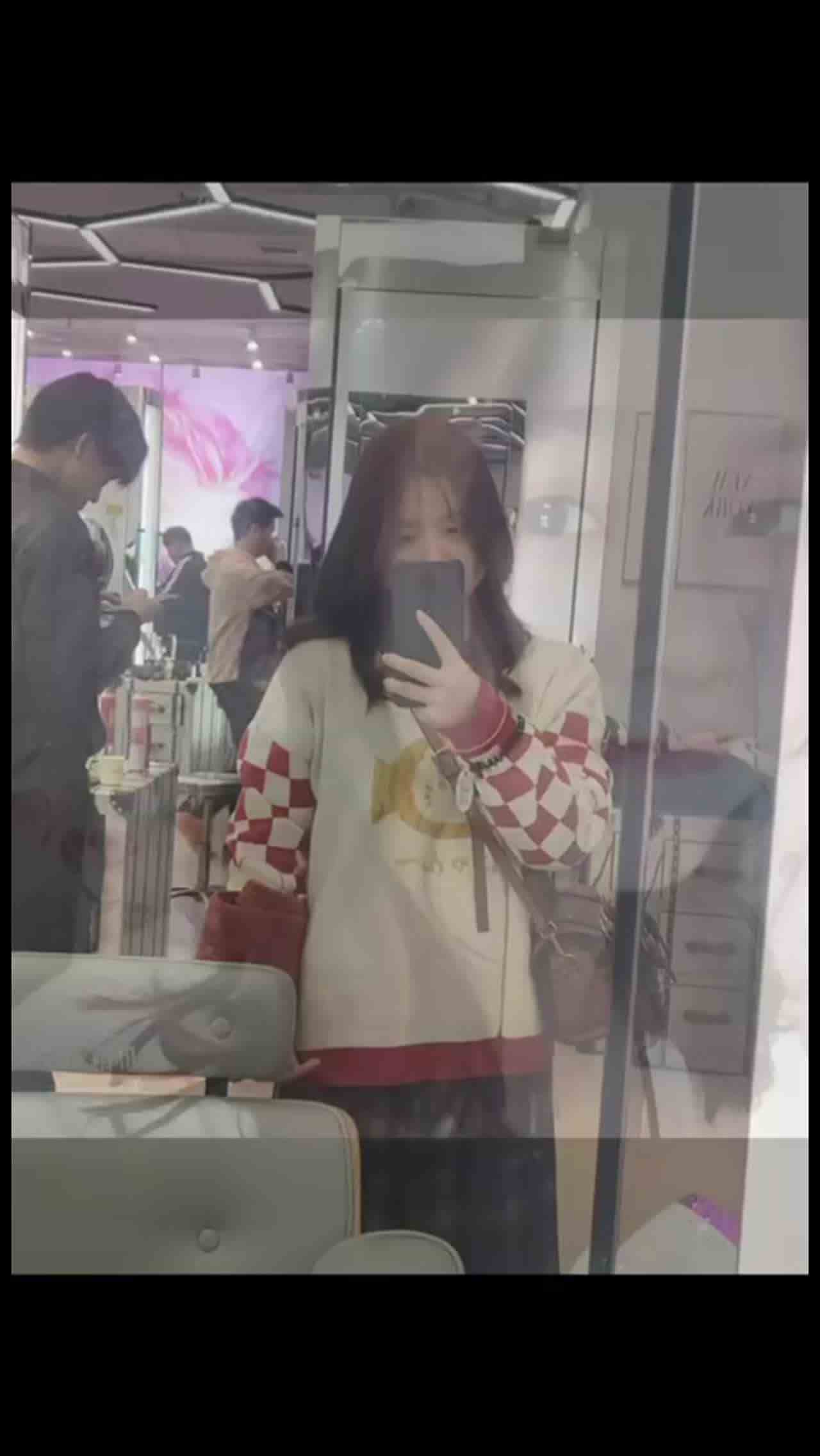  泄密做爱素颜肉感妹子 的剧照9