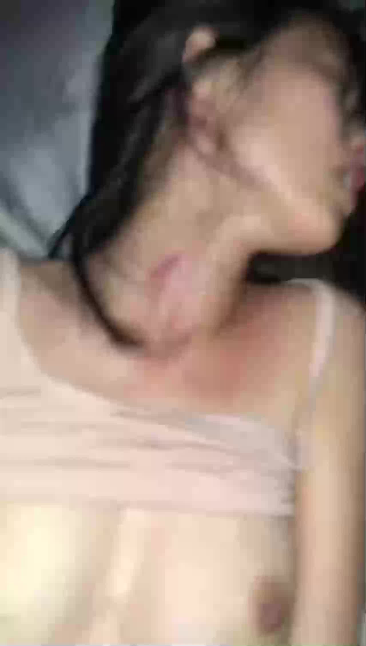  半夜睡不着操醒姐姐 的剧照4