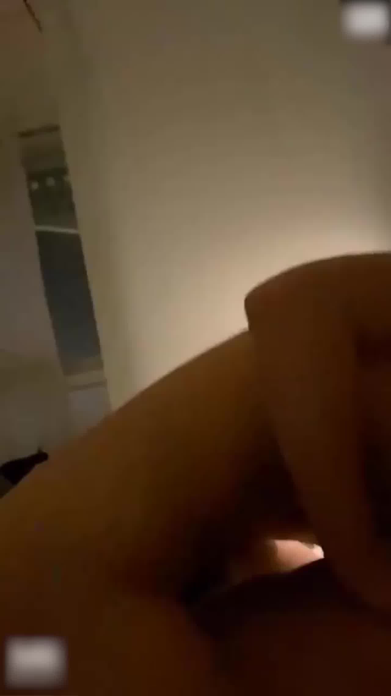  这对夫妇喜欢走后门 的剧照10