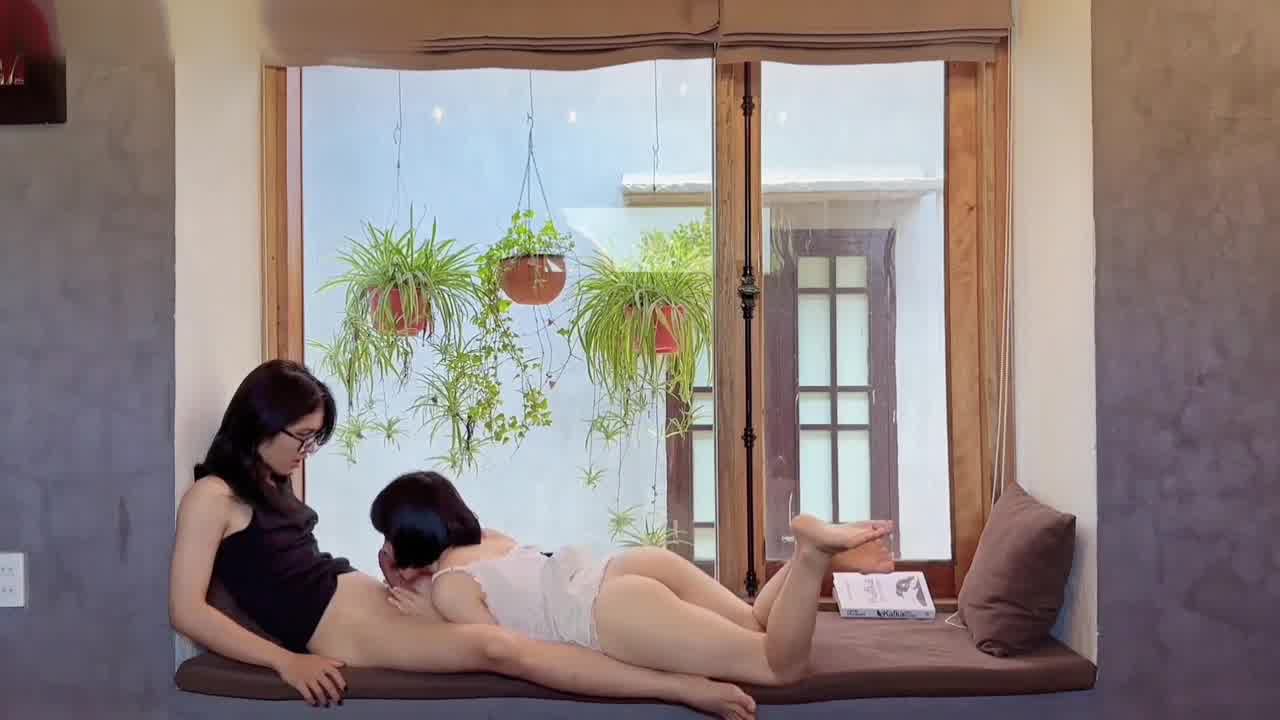  Onlyfans loliburin 落地窗前干白嫩的极品女友 的剧照7