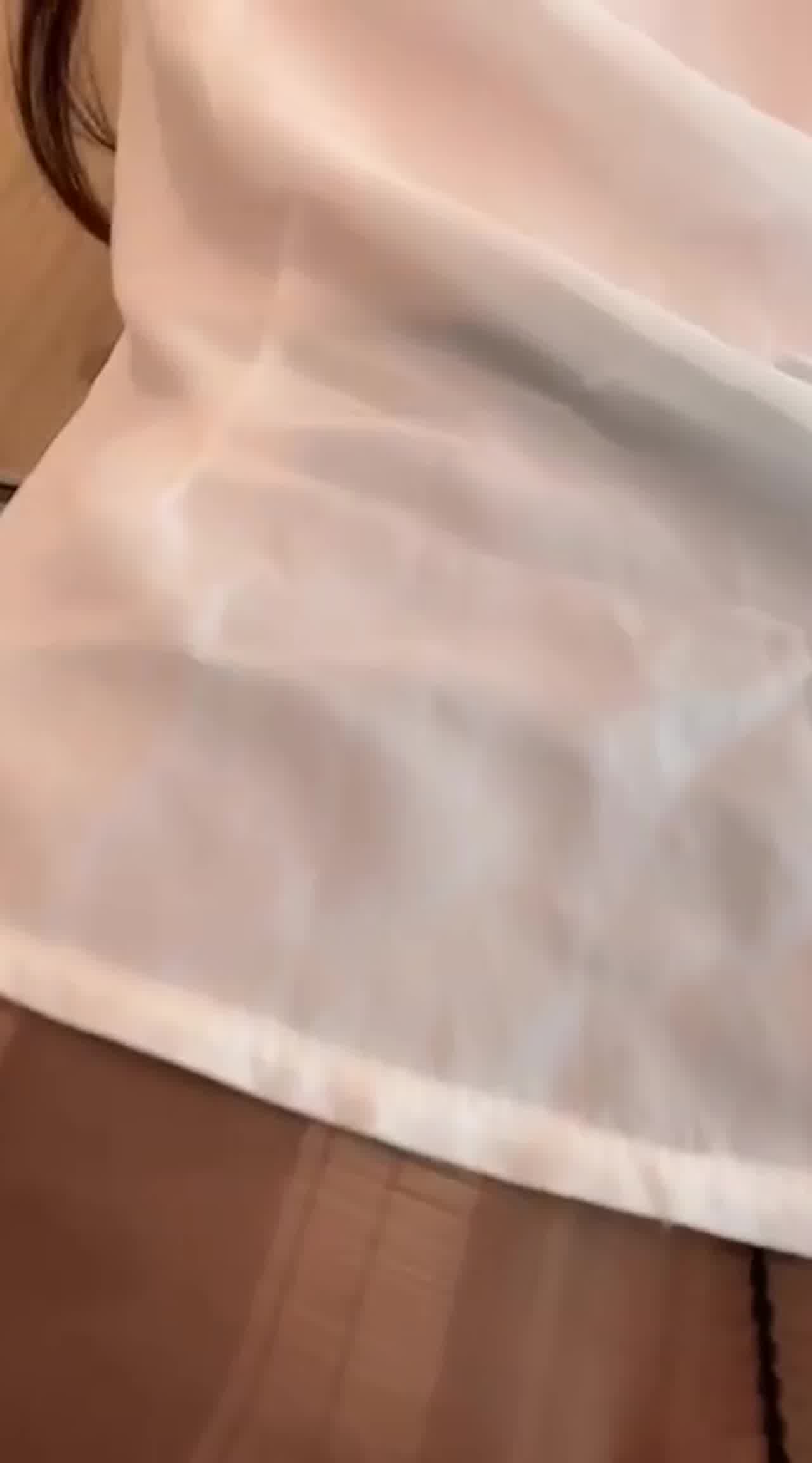  黑丝美女秘书遭到老板潜规则 的剧照7