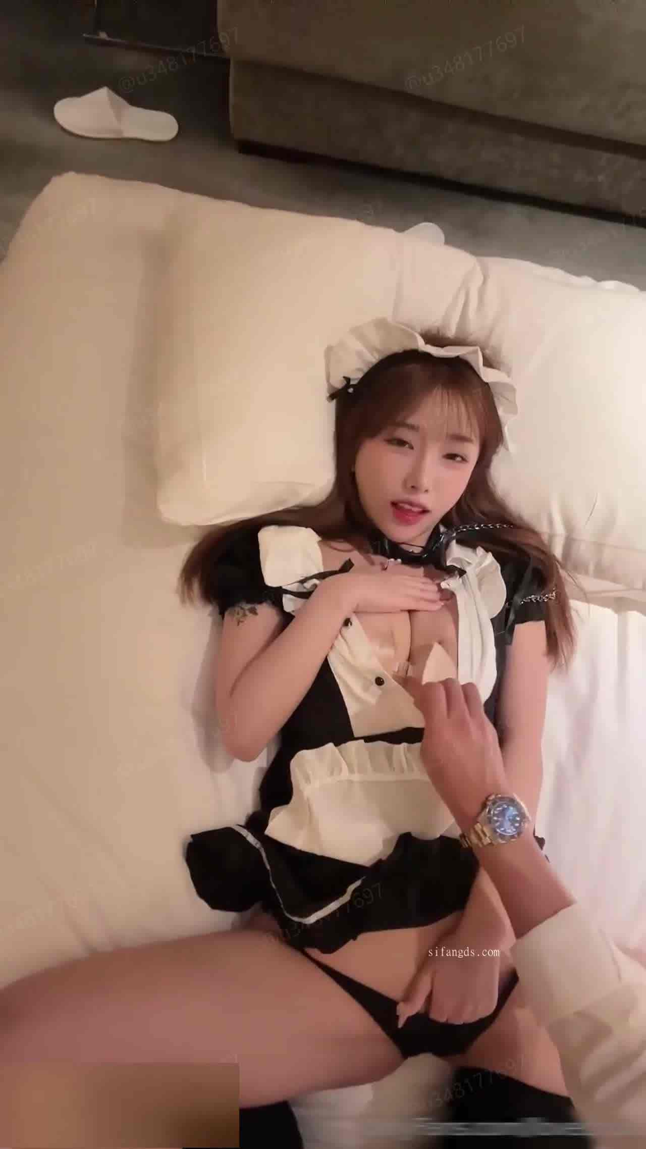  lovechuu 츄츄 超甜美可爱女仆让我操到累透下不了床 的剧照9