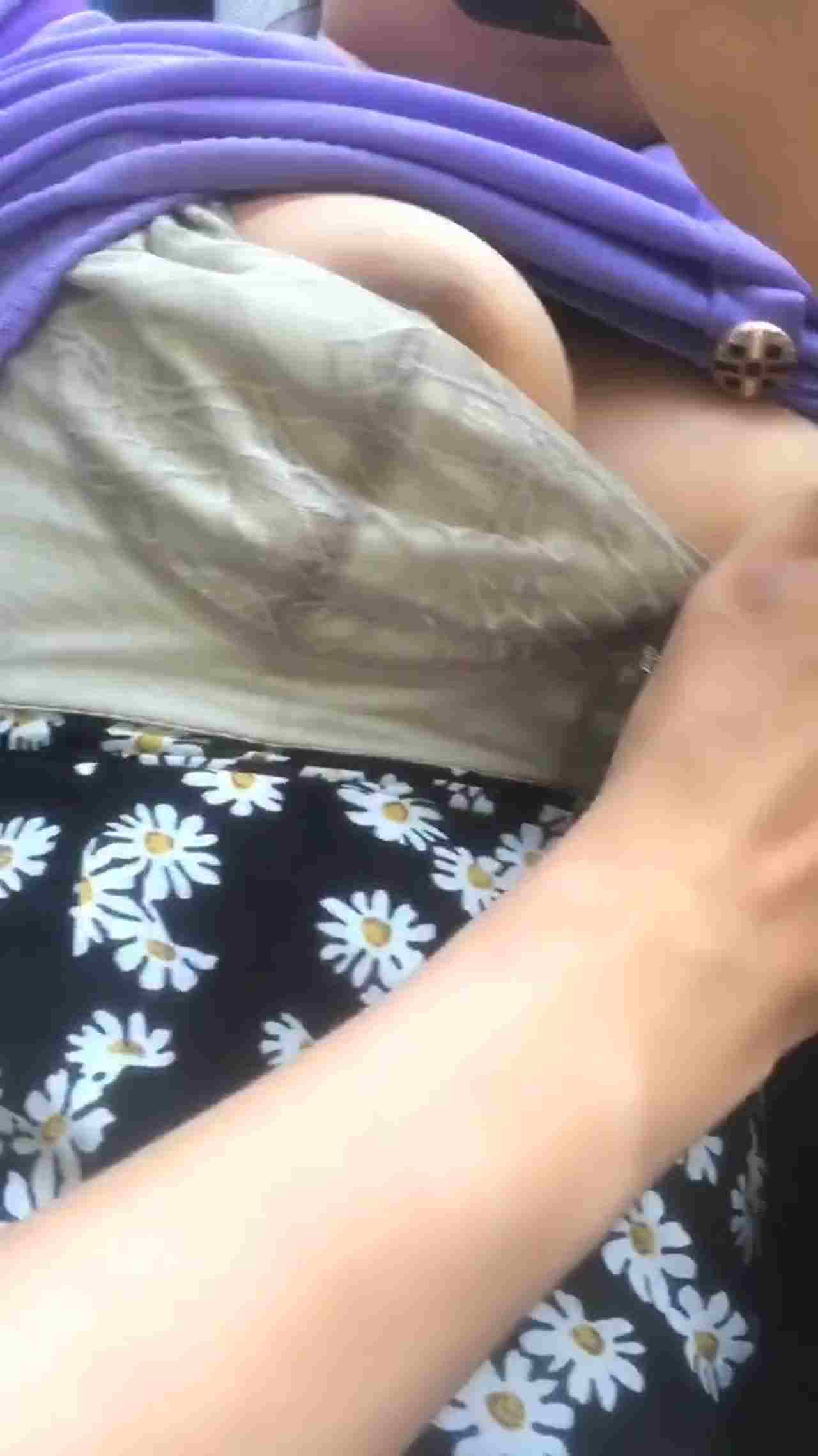  办公室女秘书在午休 的剧照4