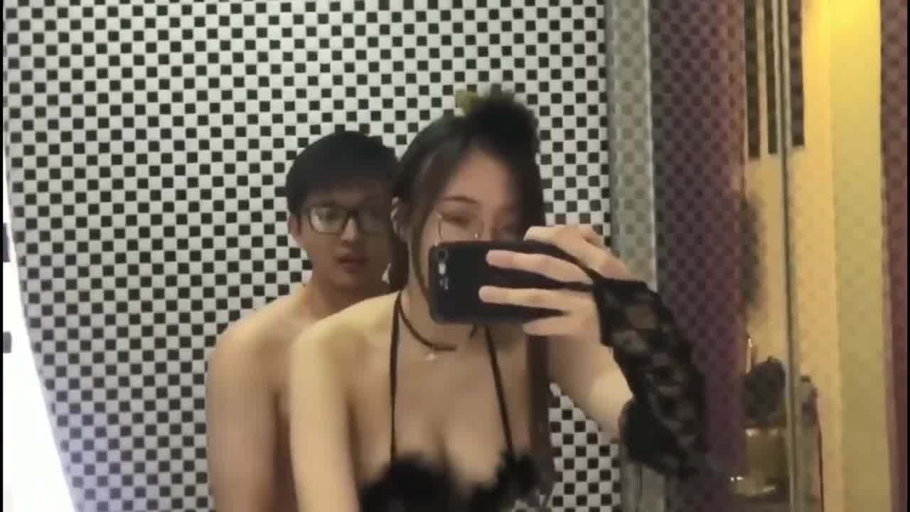  快手主播性爱内衣做爱流出 的剧照10