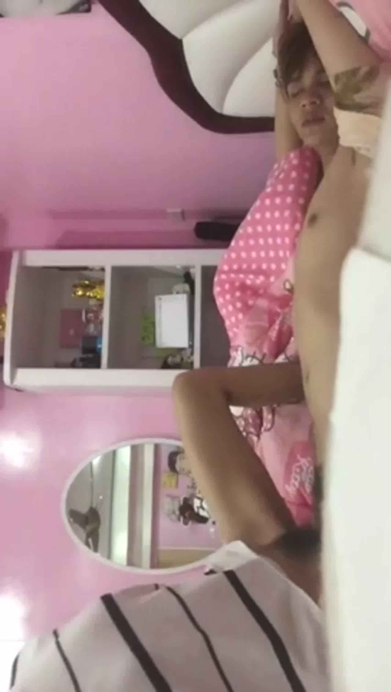  极品绝美身材女友，性欲太强在上乘骑 的剧照6