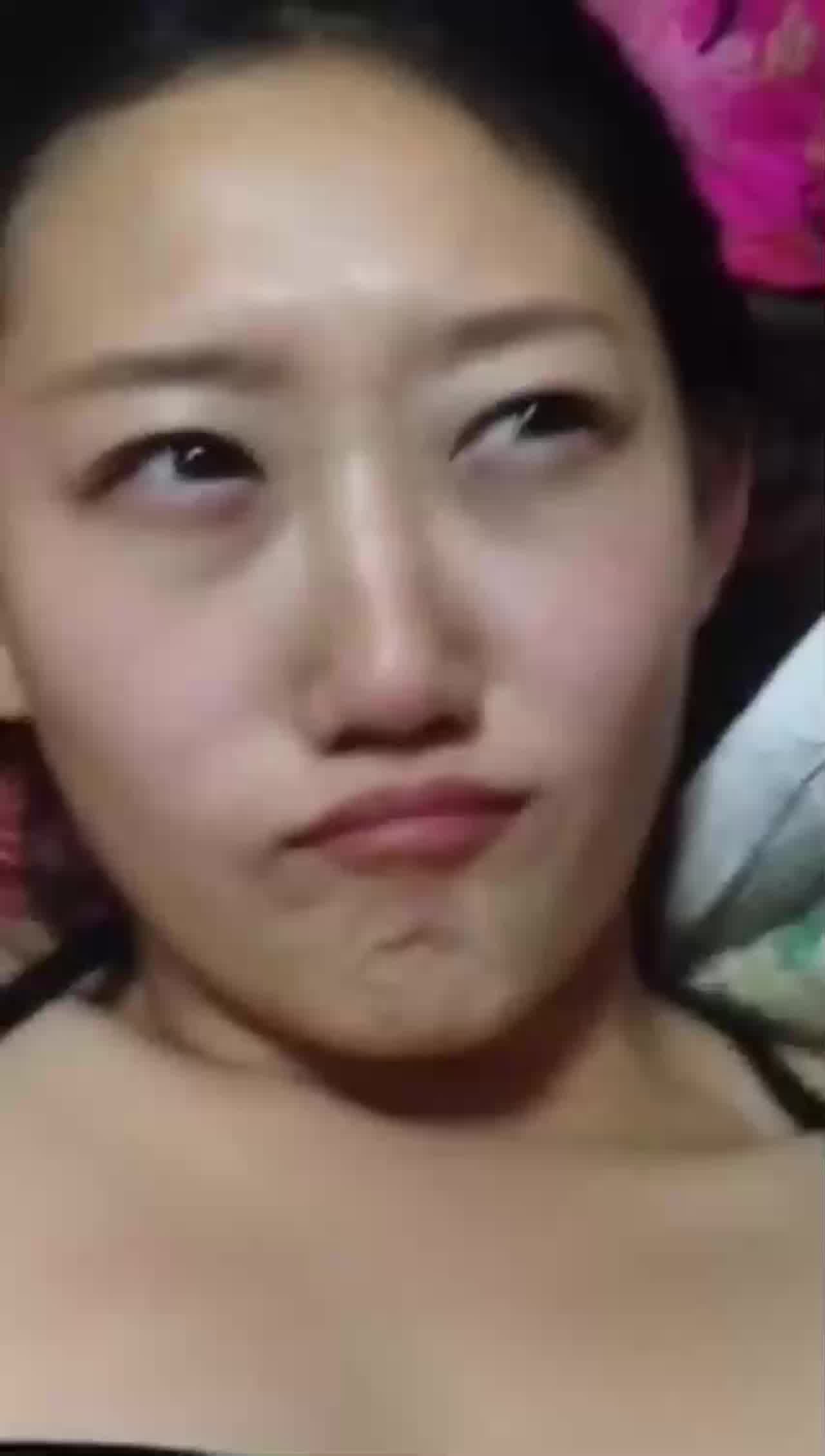  自拍与女友开战 的剧照1