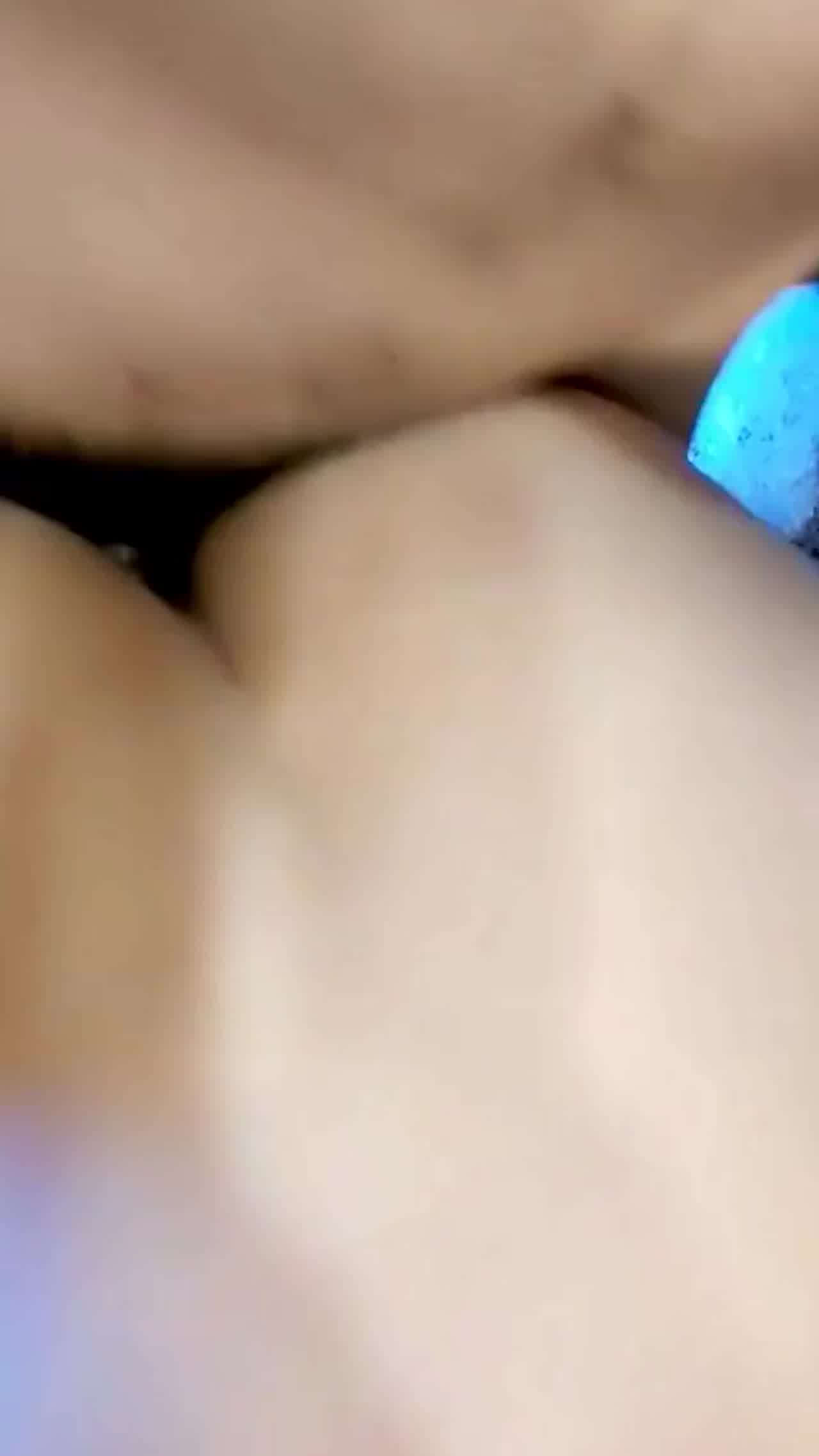  骚气妹子理发店多人运动 的剧照8