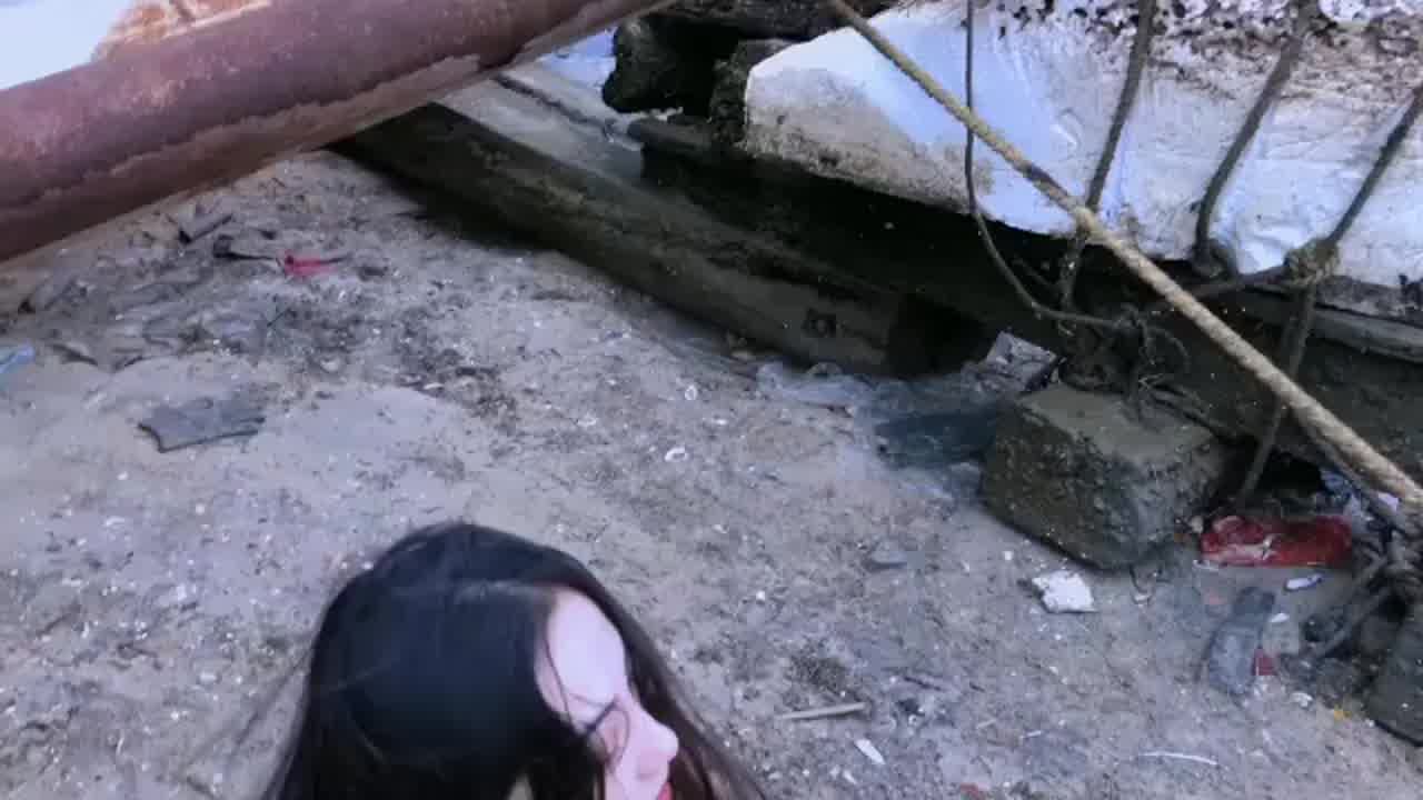  超高颜值S身材女神户外漏出美得流水 的剧照2