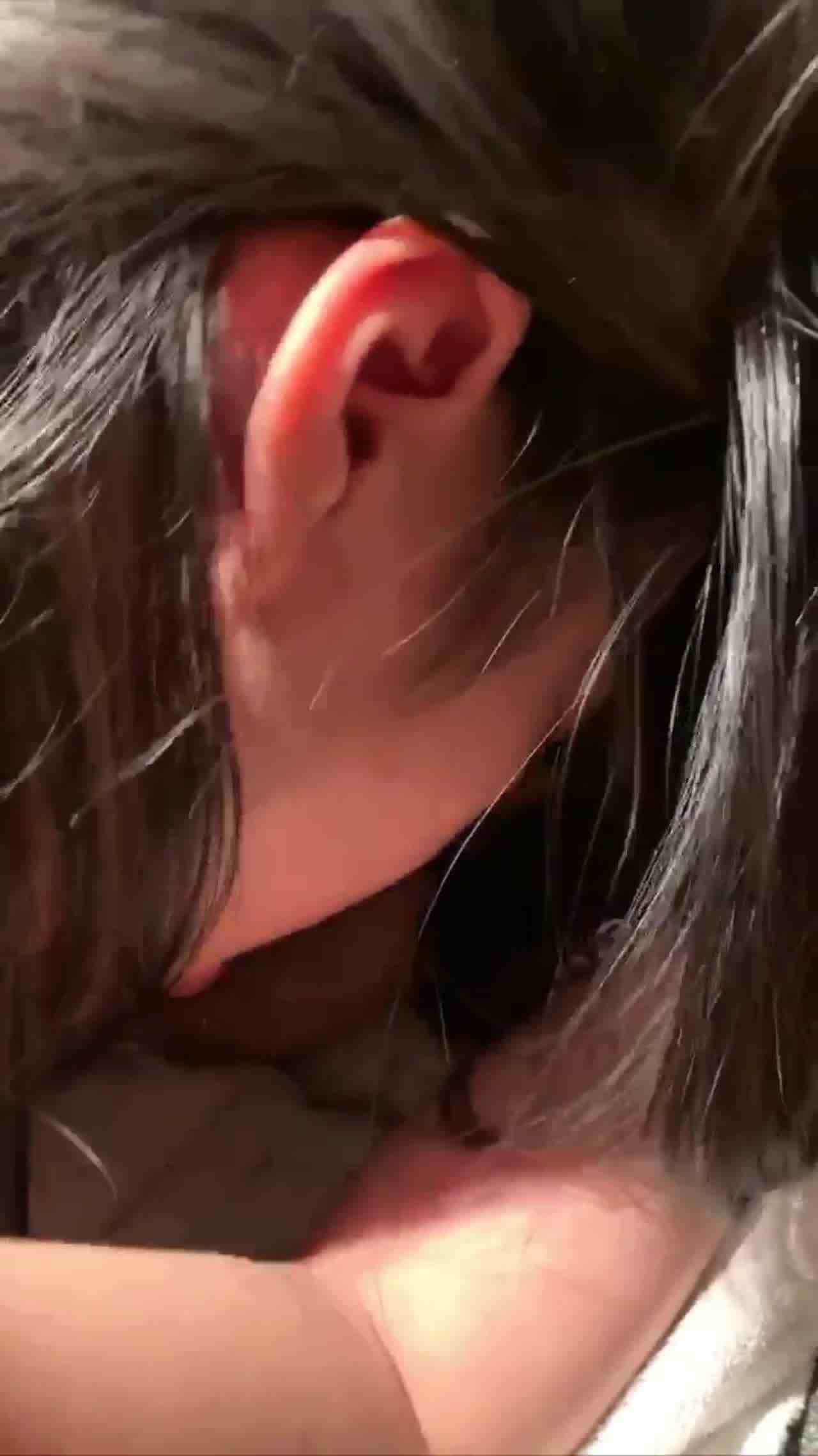  性感翘臀女孩口交并被后入 的剧照8