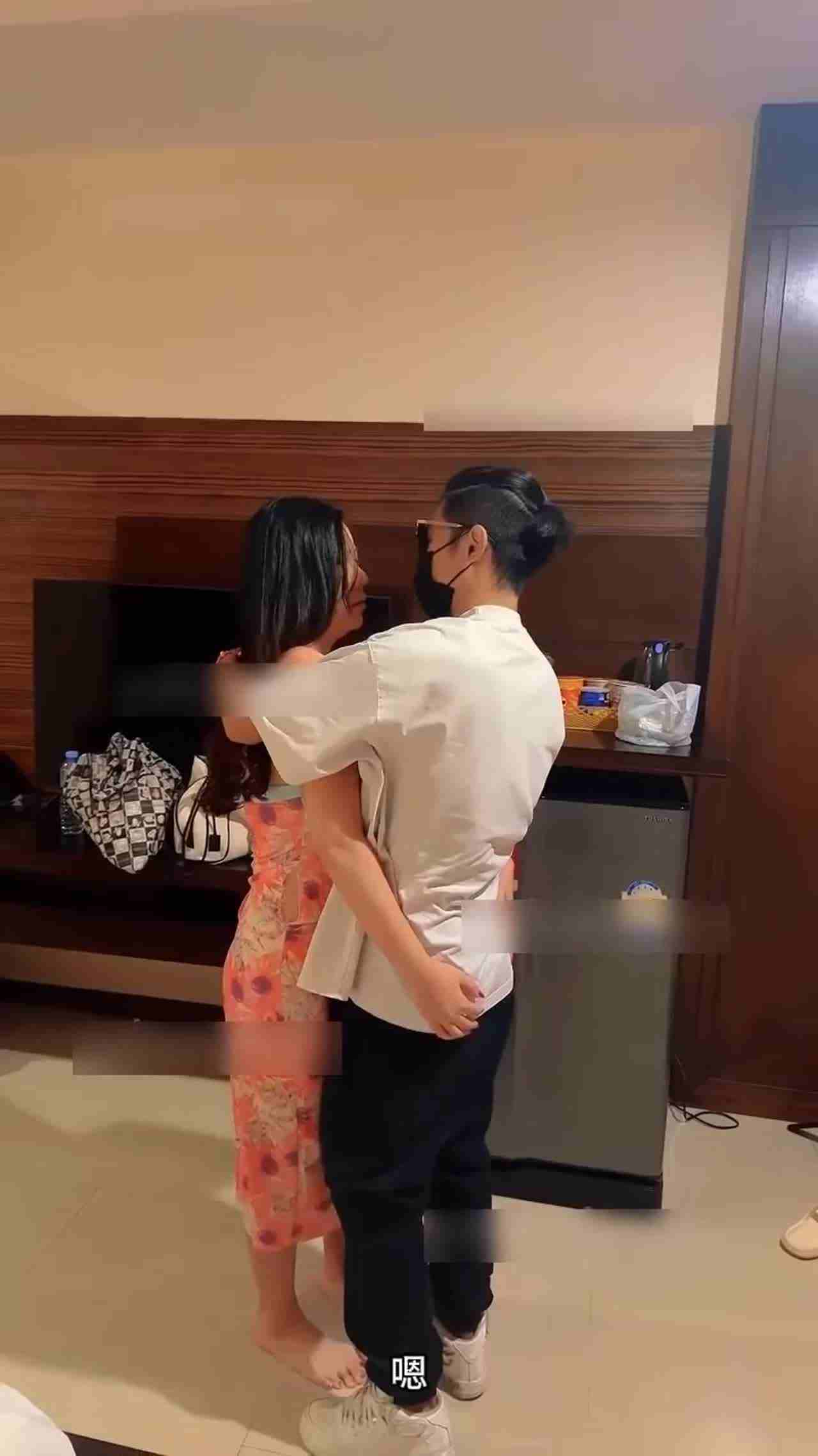  抖音网红李雅❤️ 偷情，差点被发现，操的她叫出河南话，别人的老婆就是香啊【附带性知识课堂】 的剧照10