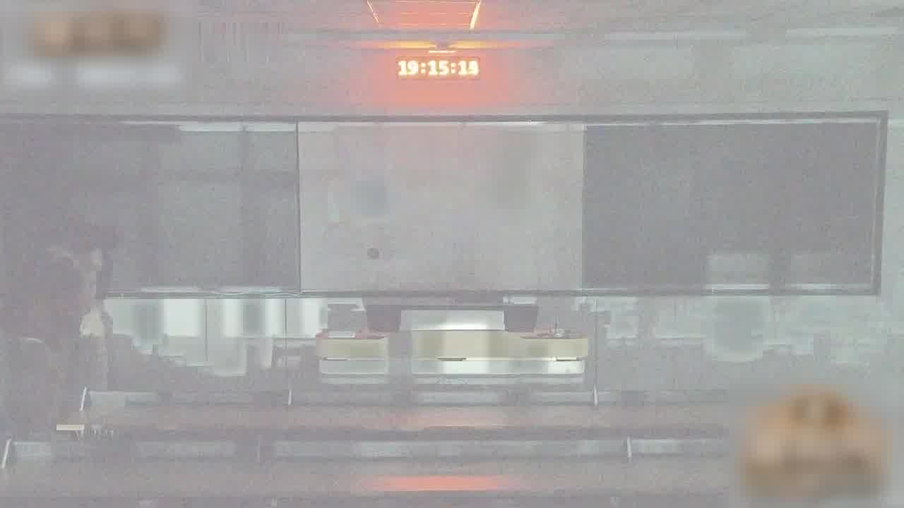  浙江大学北教4217班 情侣在教室做爱被教室监控拍下 监控下两人蹑手蹑脚的样子像你的第一次吗？ 的剧照5