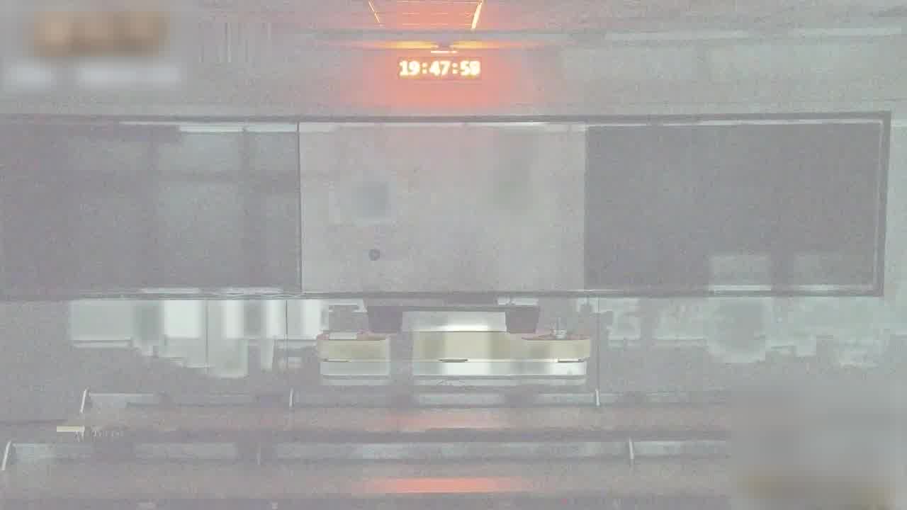  浙江大学北教4217班 情侣在教室做爱被教室监控拍下 监控下两人蹑手蹑脚的样子像你的第一次吗？ 的剧照9