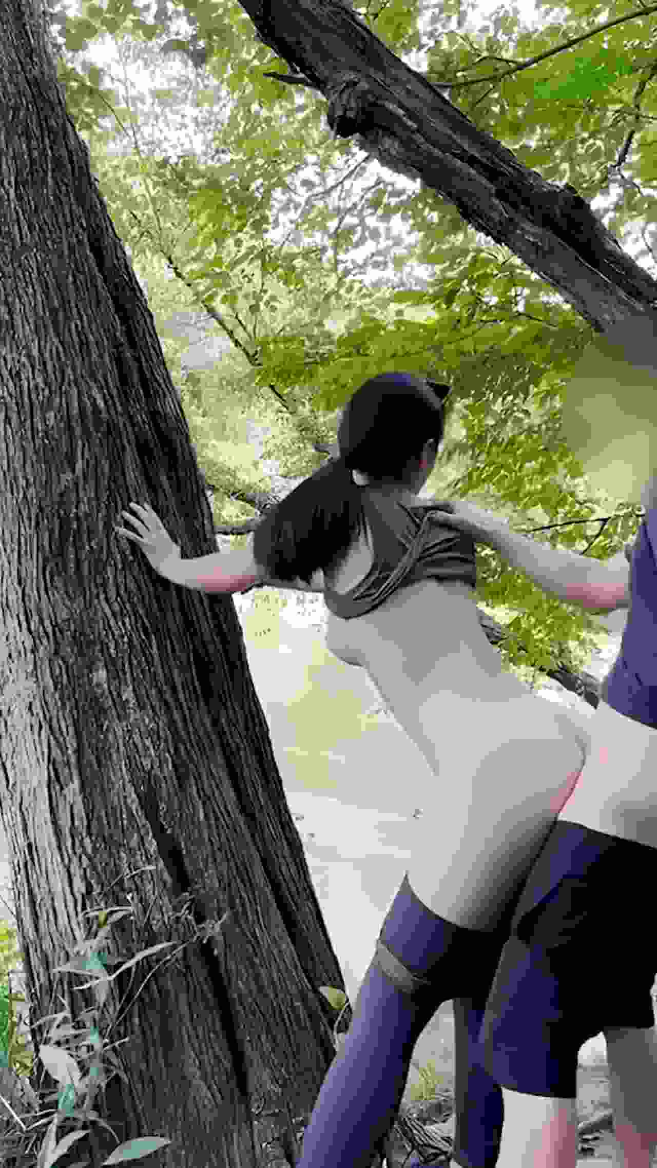  回归大自然，疯狂后入，内射，真刺激 的剧照8