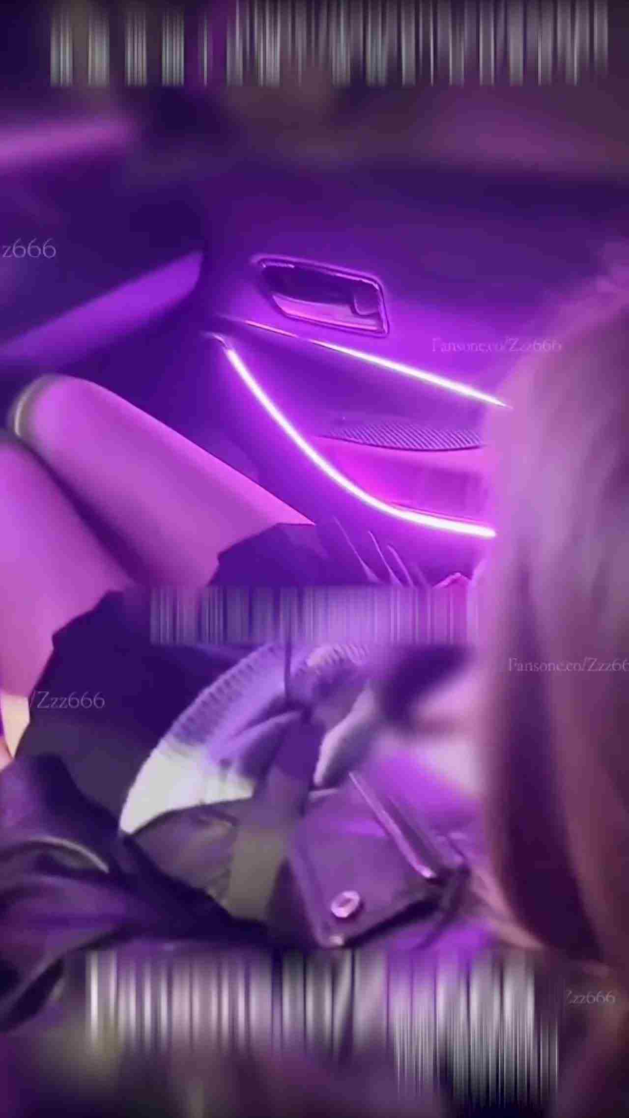  早就想玩这白嫩又软的骚腿了～车震一路操到床边 的剧照7