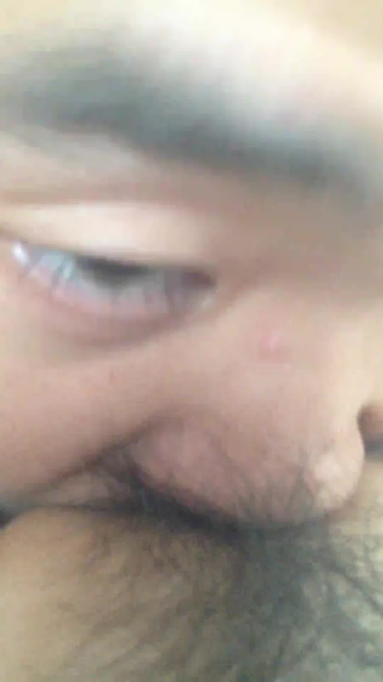  小伙子喜欢舔逼 的剧照4