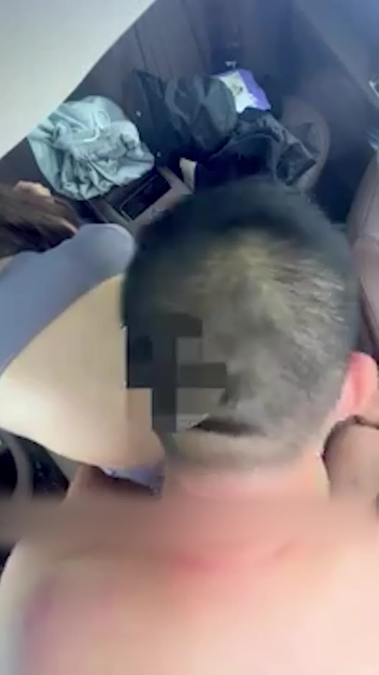  172模特 露脸车震内射 的剧照5