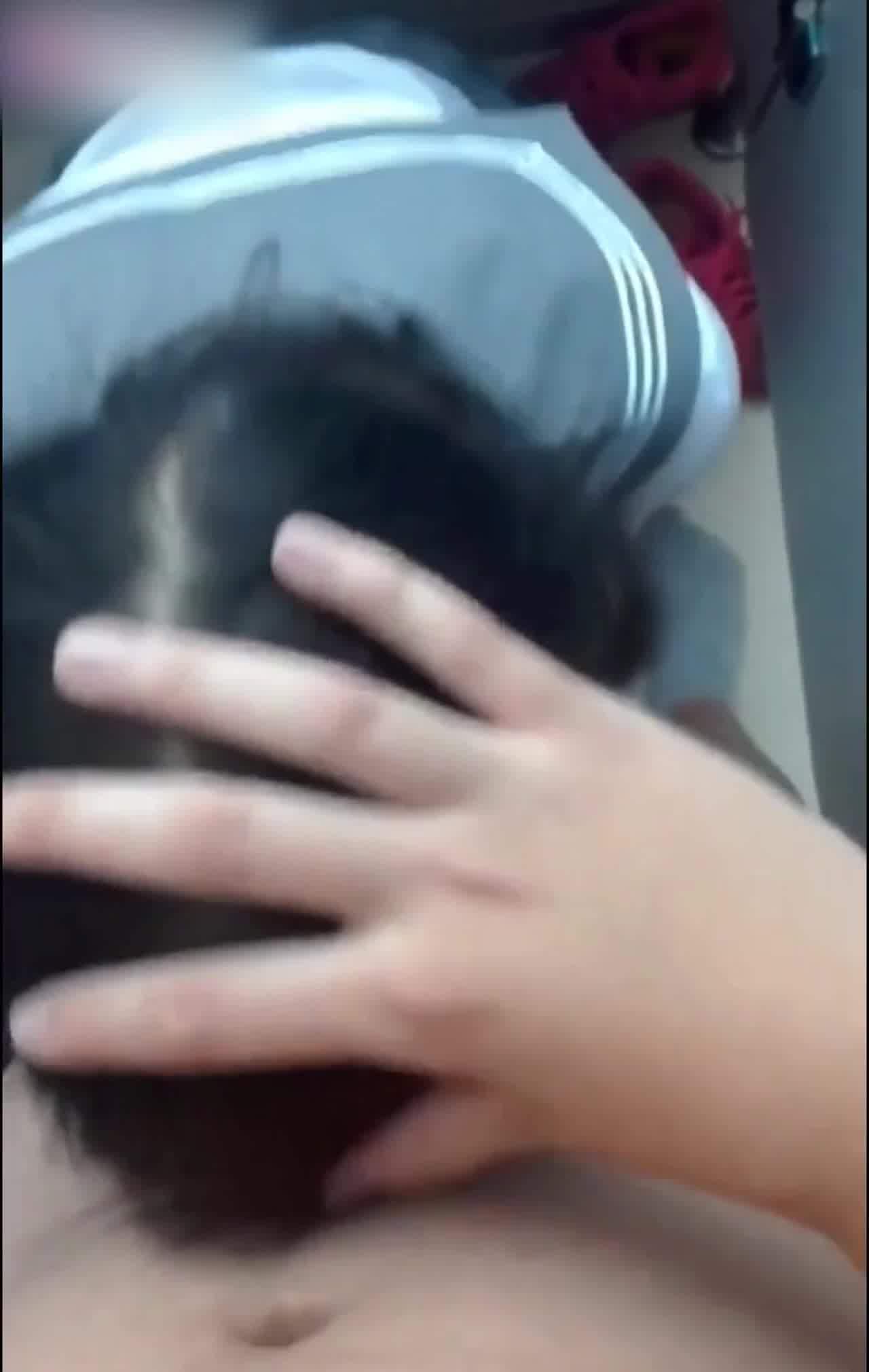  压头双马尾水手服妹妹赶快吃 的剧照5