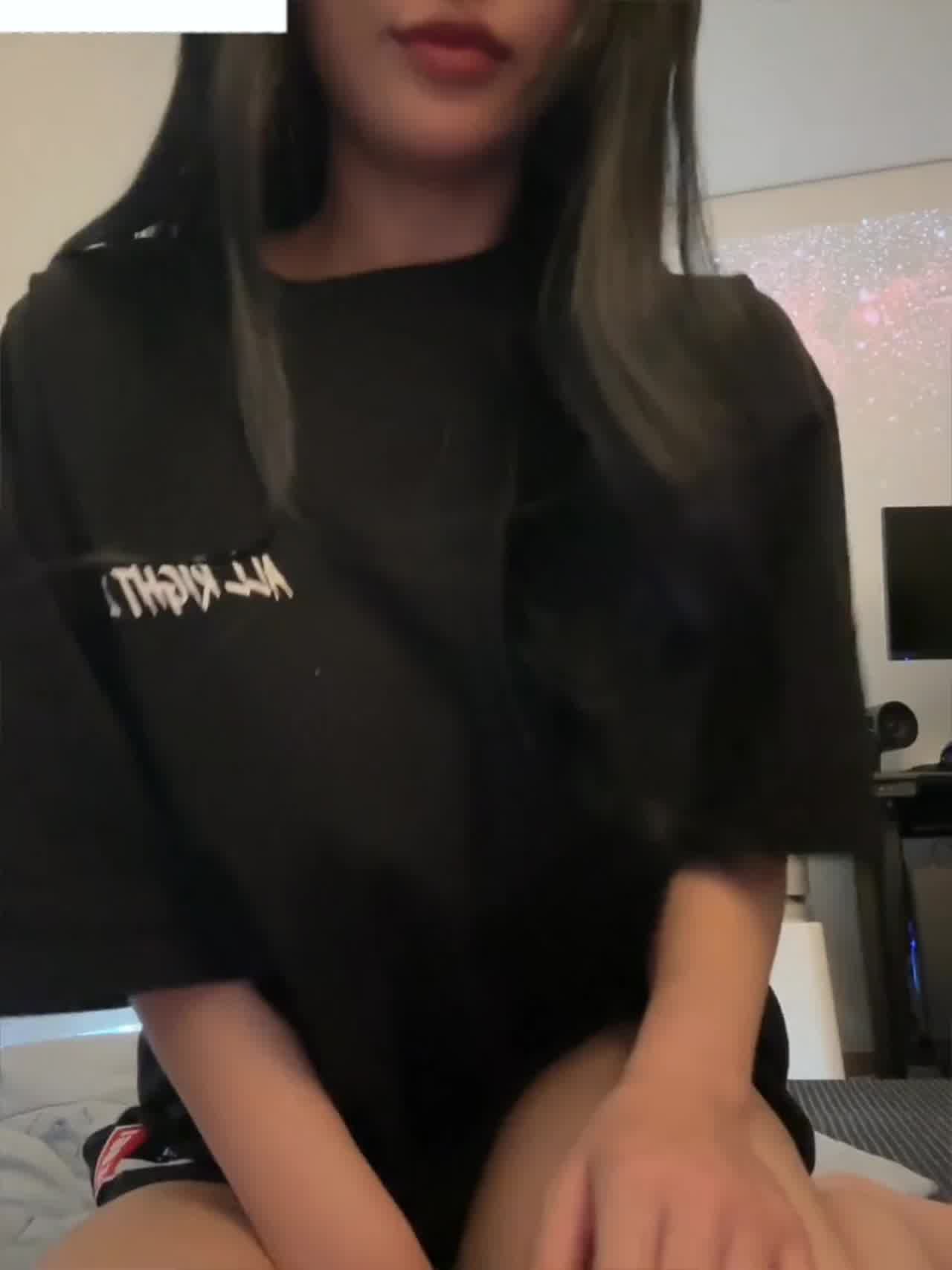  天然大乳房极品身材前凸后翘高颜值露逼露脸自扣 的剧照5