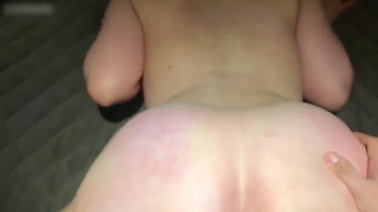  小编推荐 颜质上位女友流出 压在身下口 的剧照10