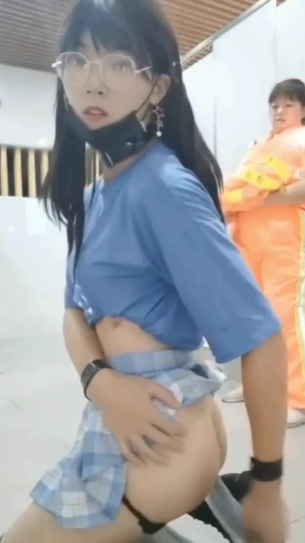  保洁阿姨见怪不怪了…… 的剧照4