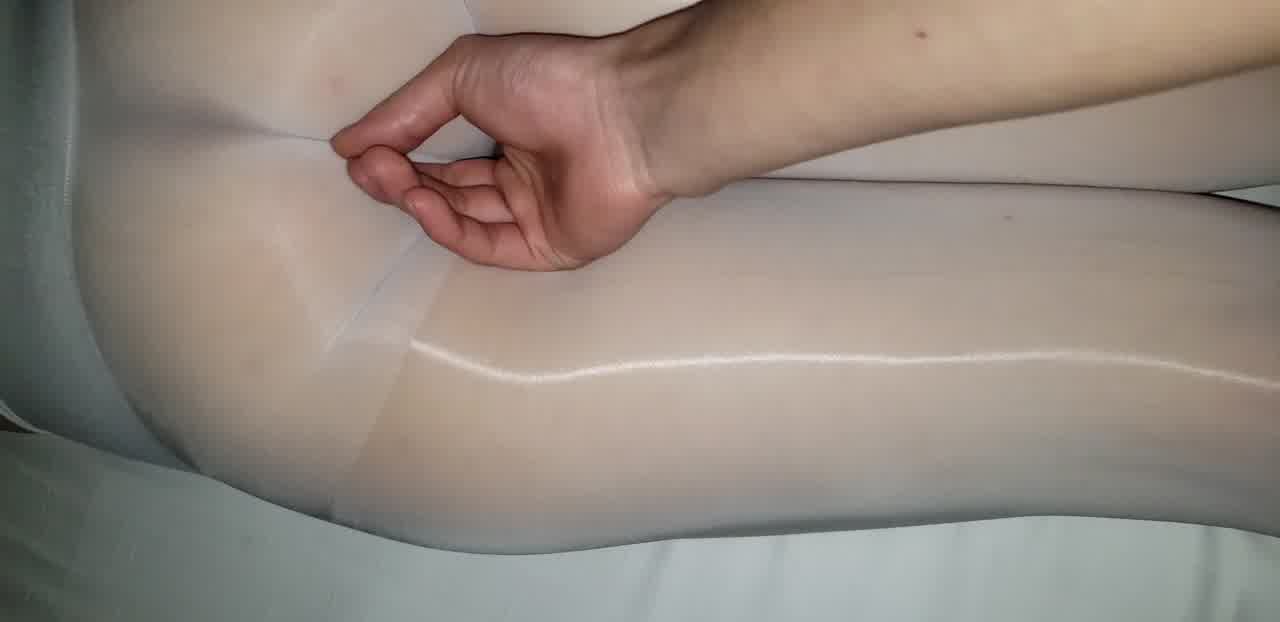  调教丝袜人妻福利视频 的剧照6