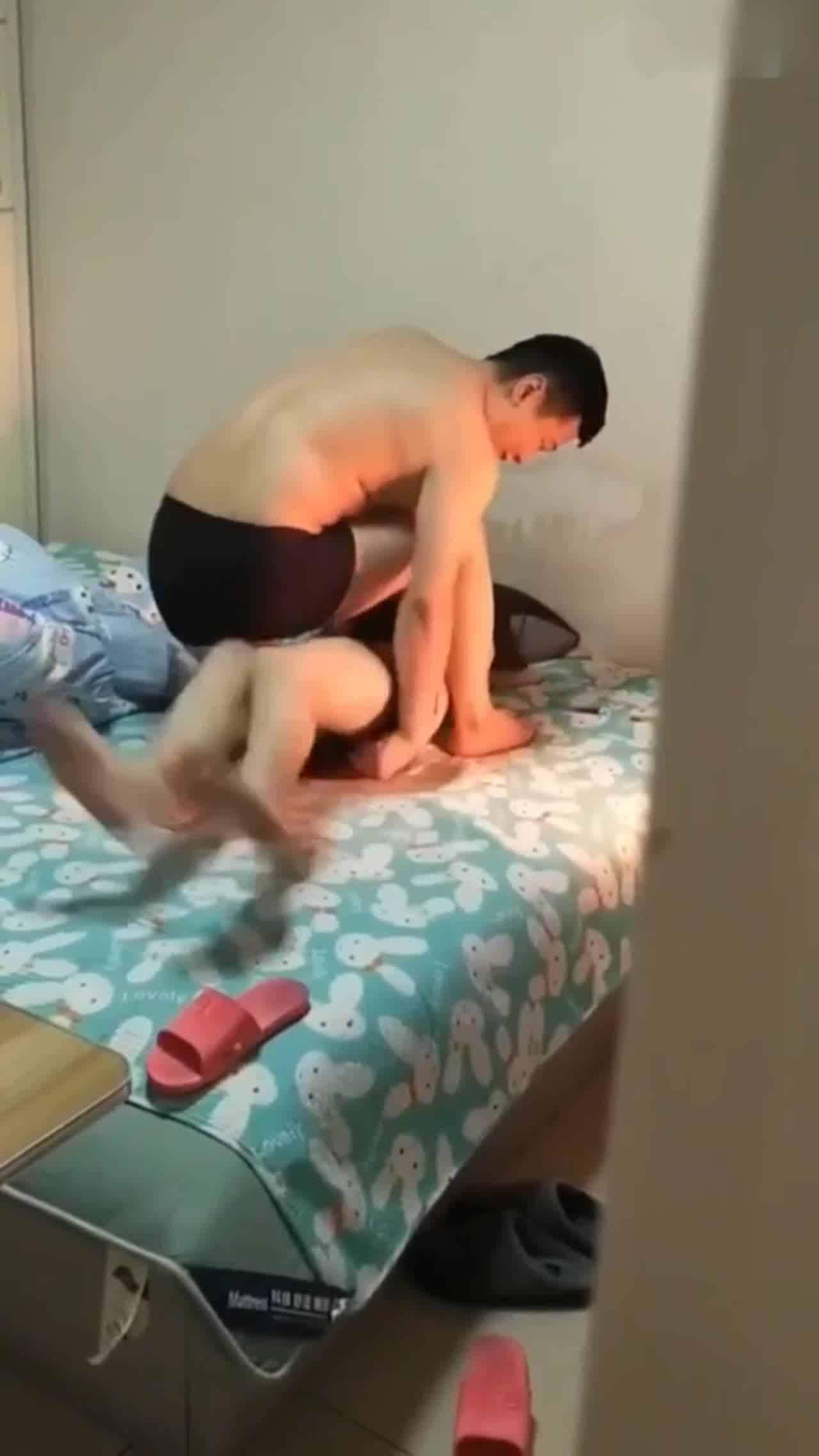  【强奸】漂亮良家少妇过来找我玩 的剧照9