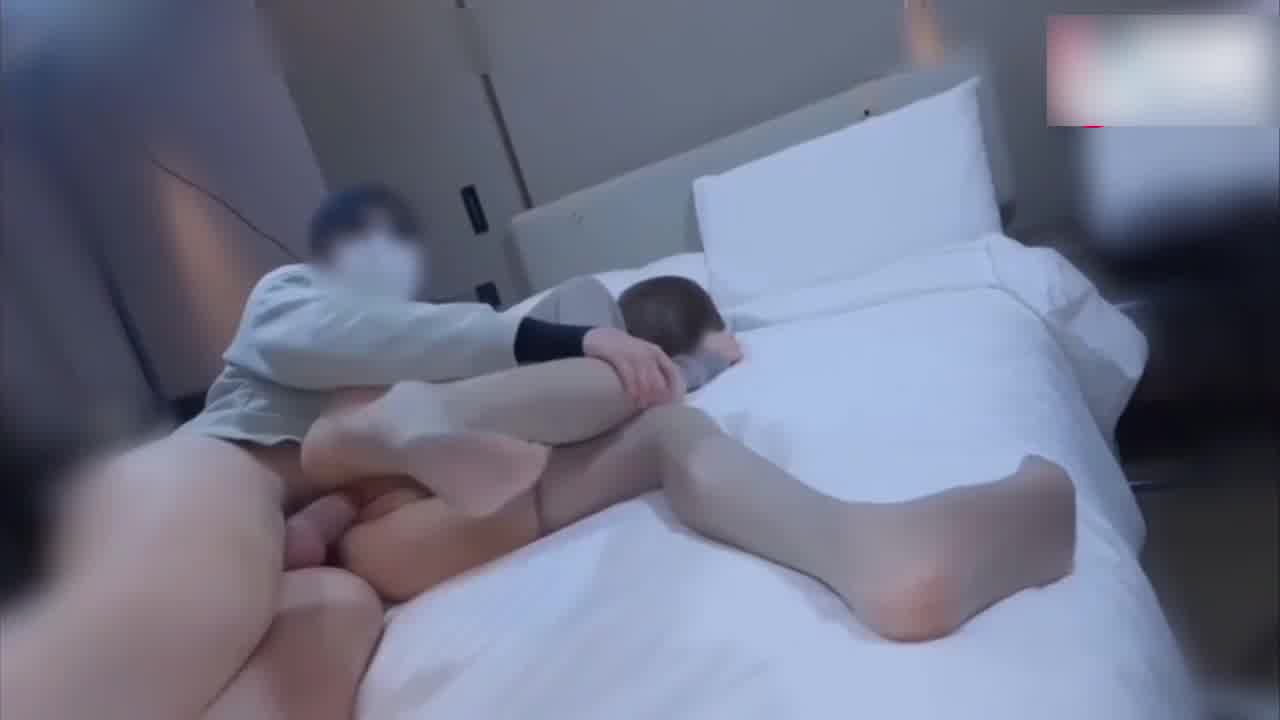  175女大舞蹈艺术生被富二代包养成为性玩具,灰丝大长腿视角效果拉满，大尾猛猛操这个小骚逼，最后内射白 的剧照7