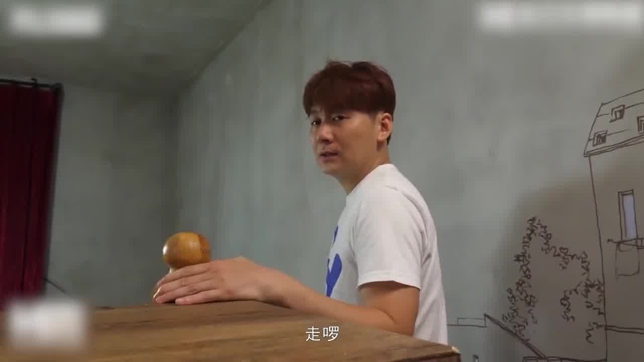  麻豆番外篇 偷窥-透过洞看她的洞 的剧照2