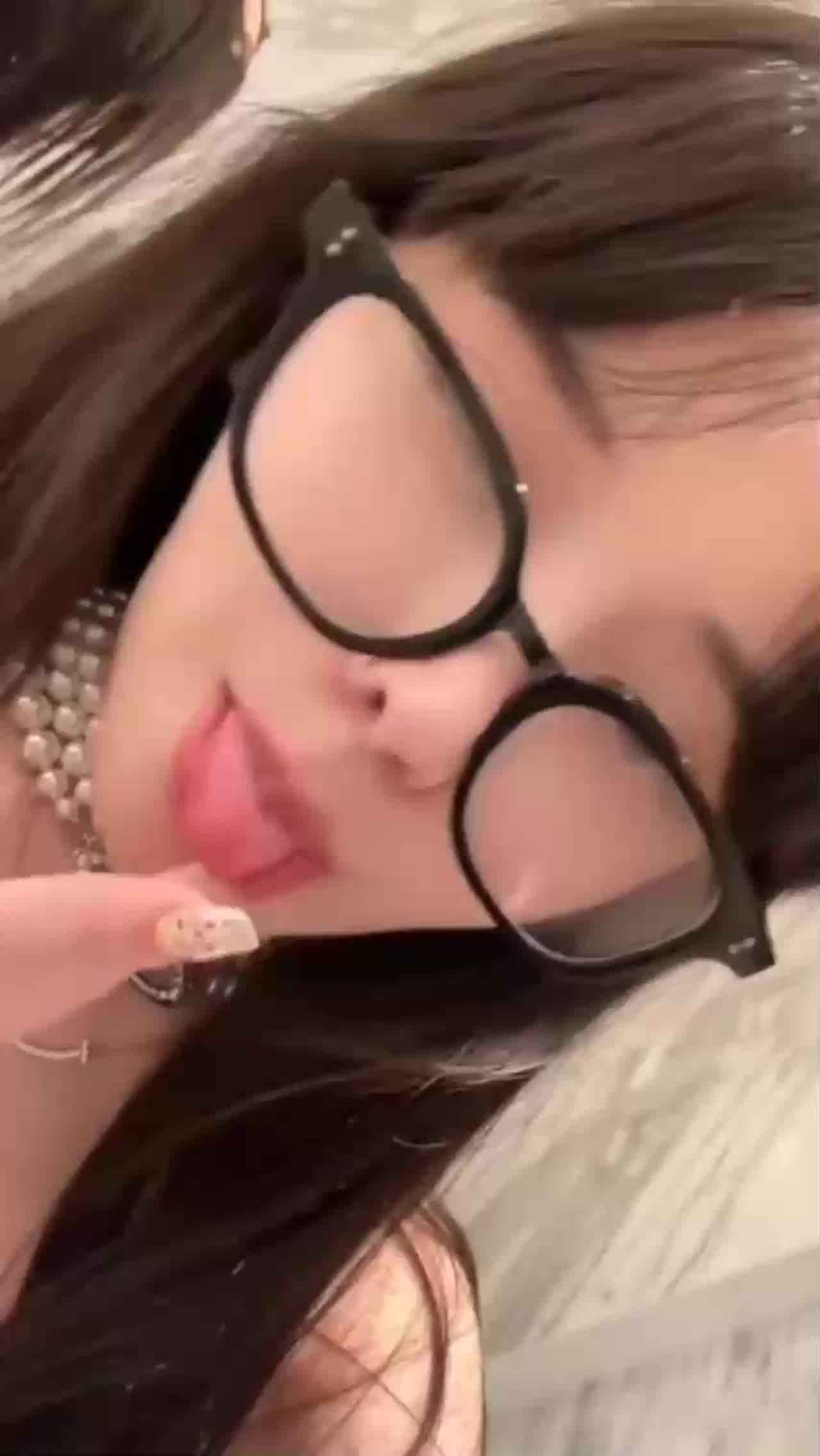  母狗的报仇方式！衢州巨乳妹王秀琳被男友戴绿帽，为报仇直接勾引我 的剧照1