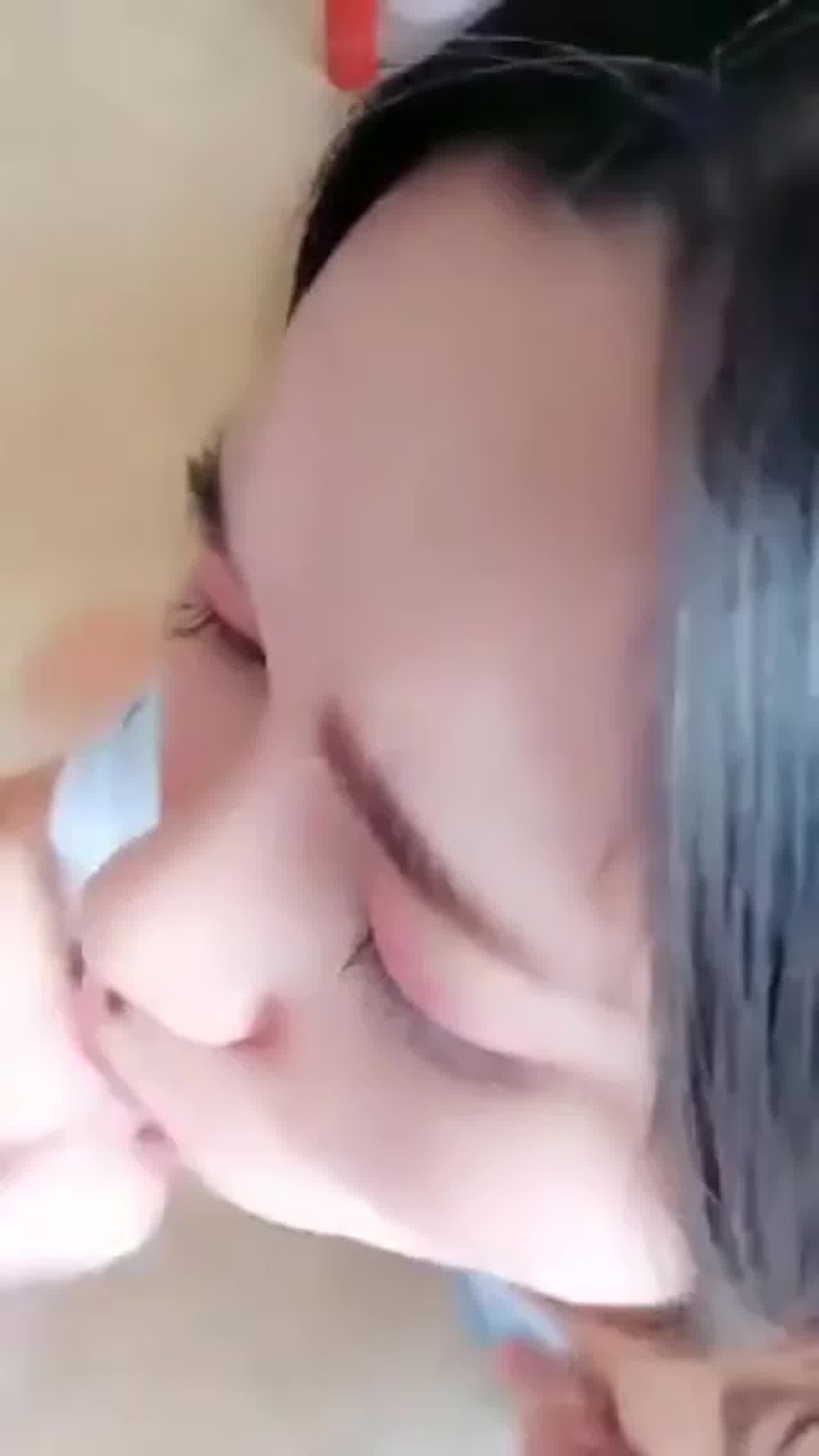  谁能顶得住这个口活忍住不射 反正我是射了 的剧照2