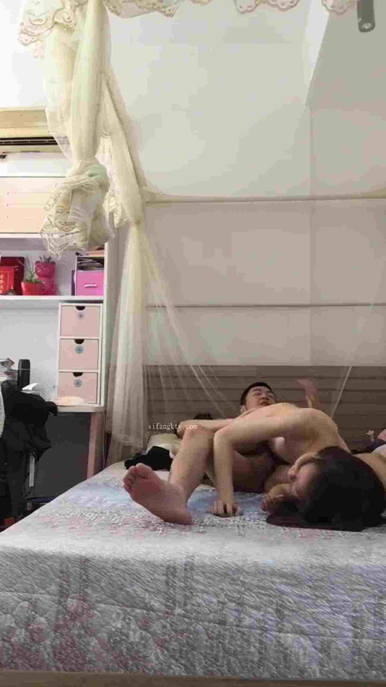  泄密居家自拍-情侣啪啪啪，猛烈抽插之后忍不住直接内射 的剧照4