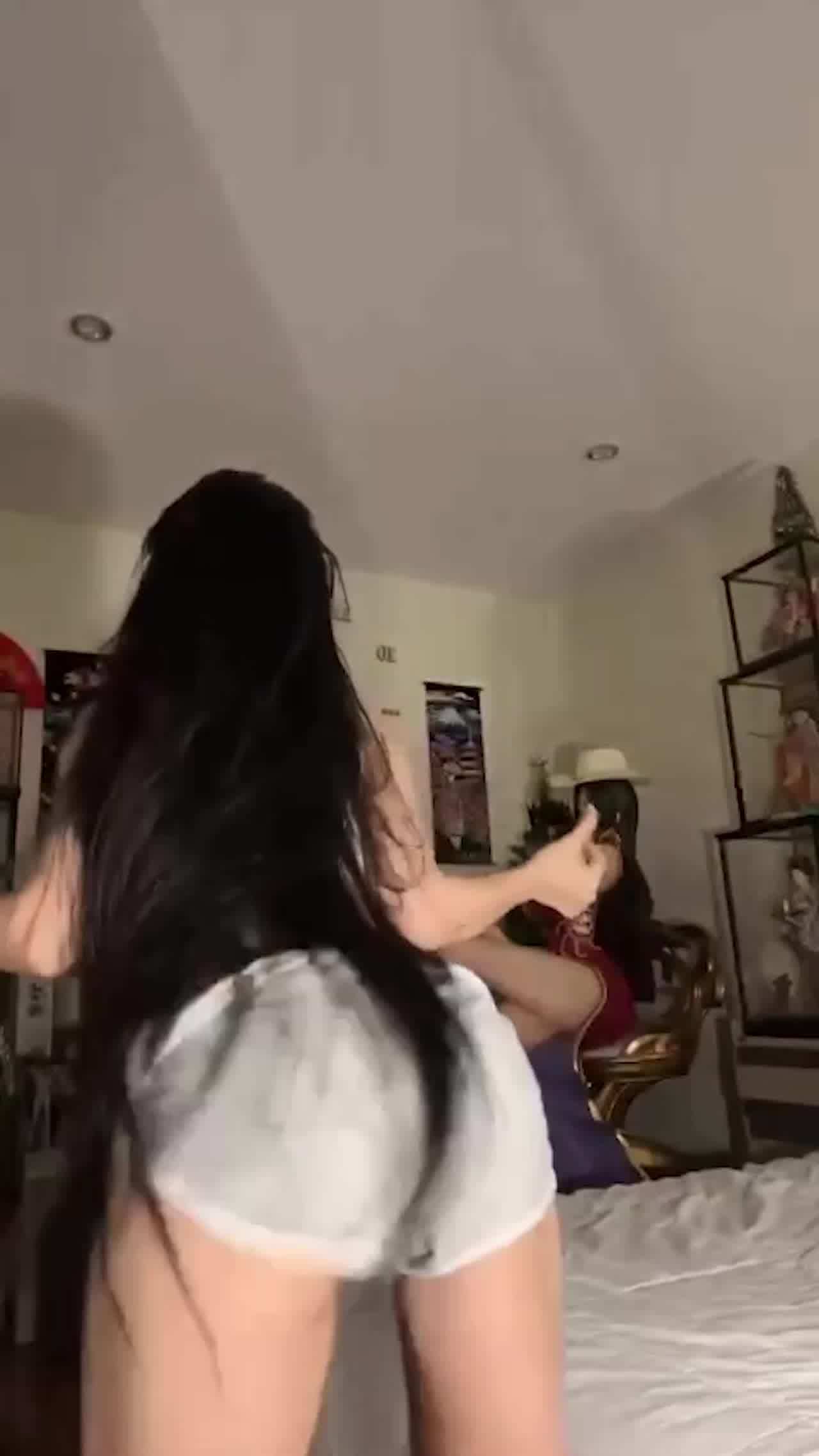  入内看女帝等级水蛇妖热舞 的剧照3