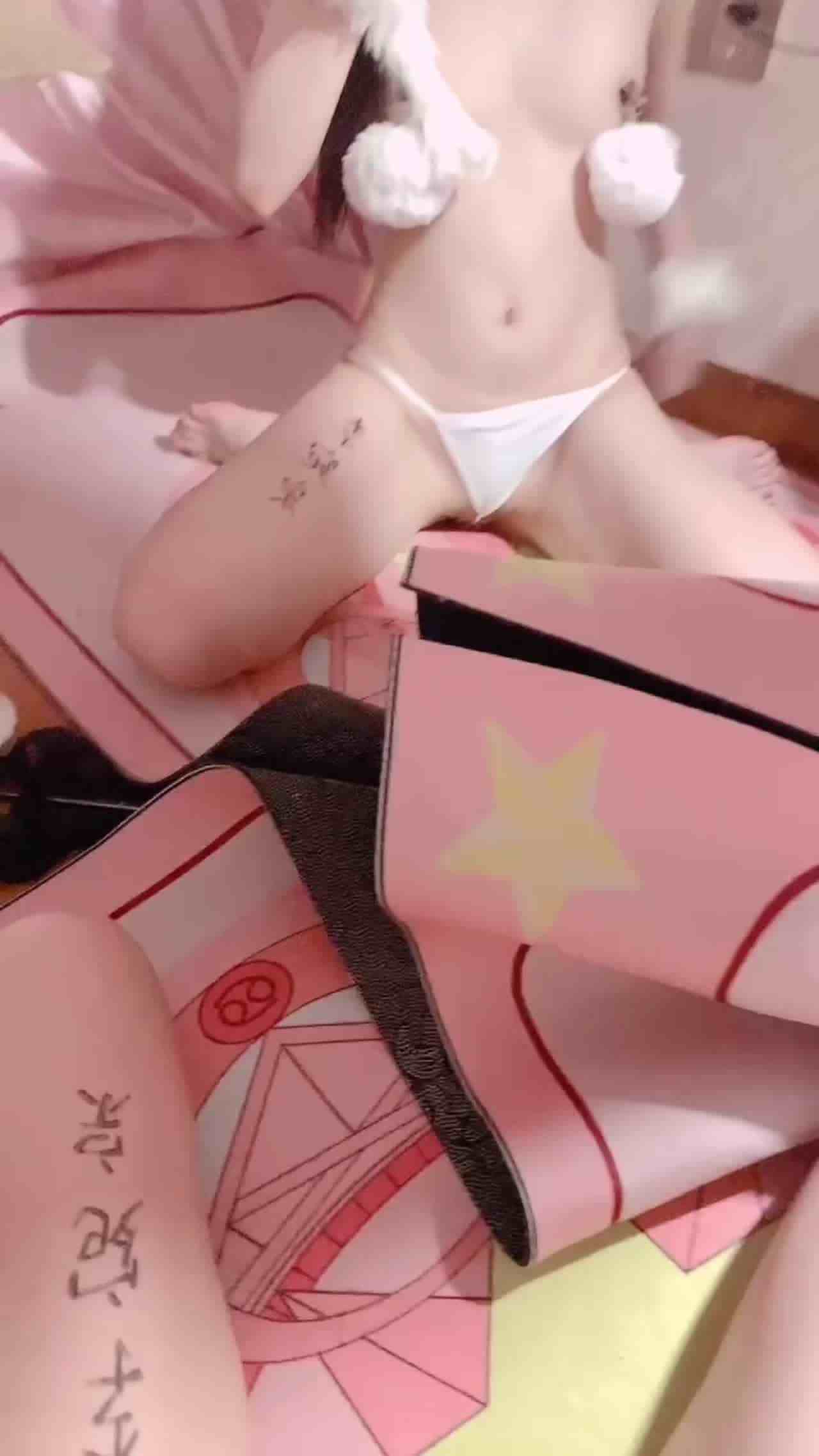  原创 晚晚酱 情趣乳夹猫尾巴自慰到高潮 的剧照10