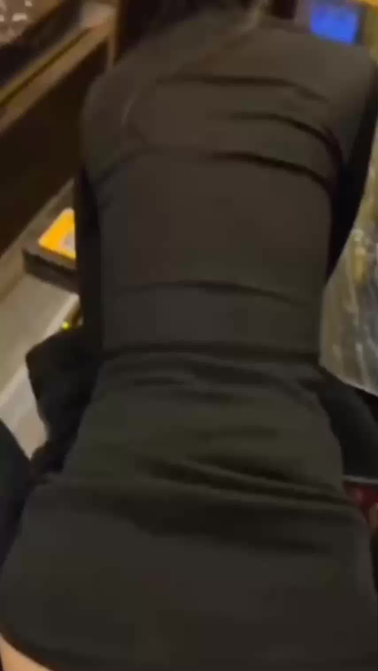  成绩优异的高材生真就什么都懂，跪在地上楚楚可怜的样子真让人受不了 的剧照8